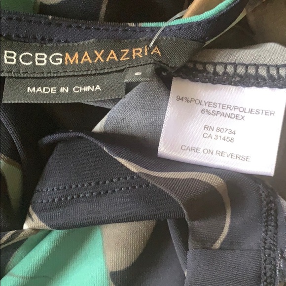 BCBGMAXAZRIA High Low Patterned 3/4 Top EUC - Picture 8 of 8
